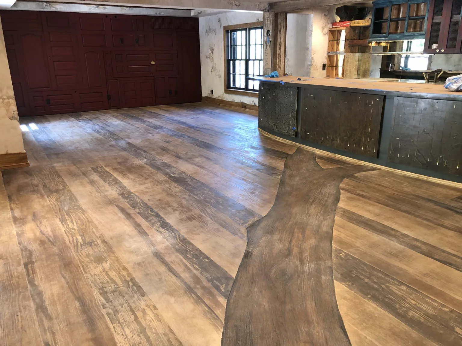 Decorative wood-look floor